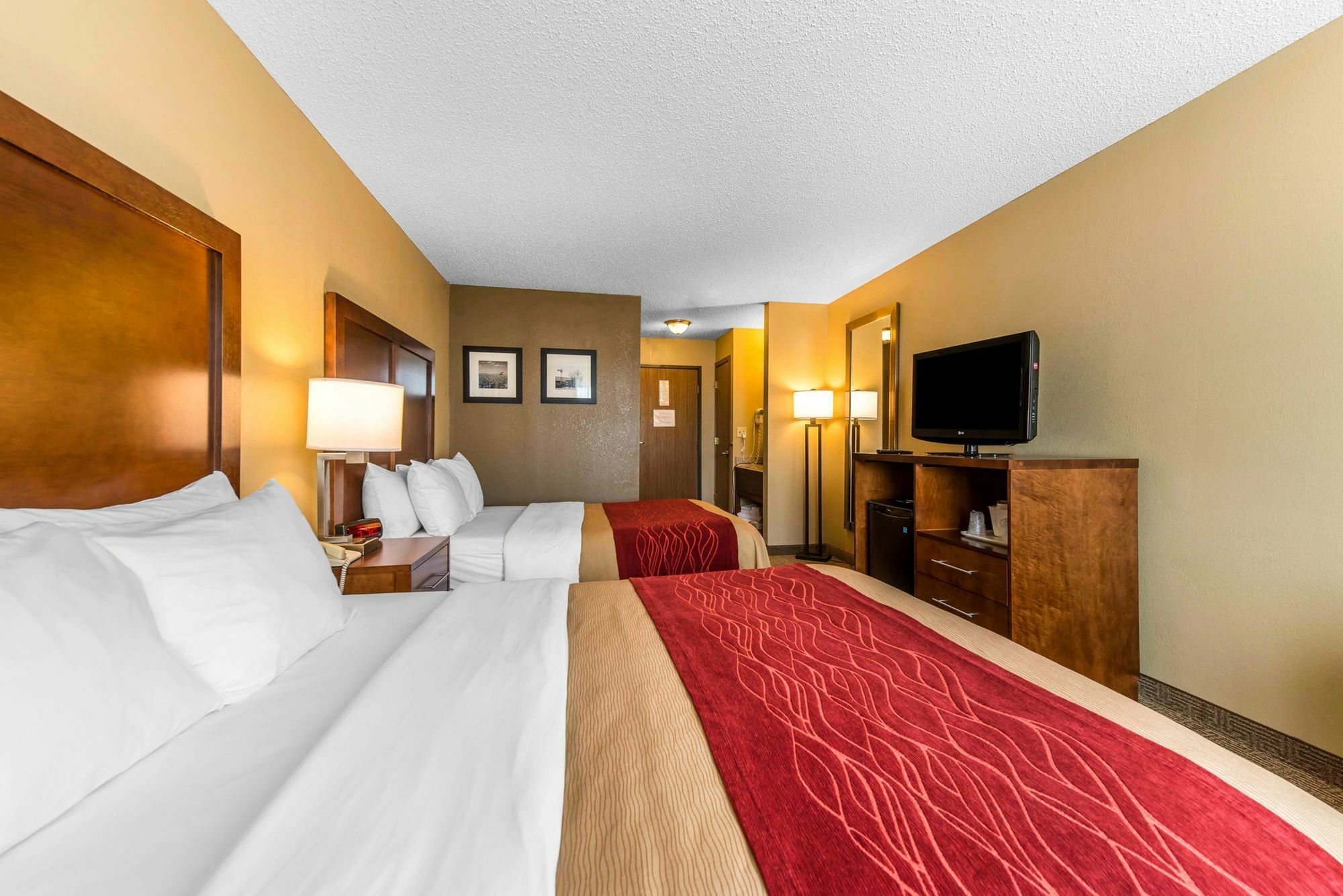 Comfort Inn & Suites Hays I-70 Exterior foto